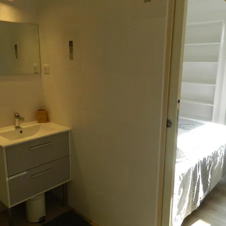 De L'ecole Bed & Breakfast Barby