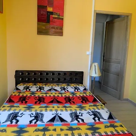 De L'ecole Bed & Breakfast 3*
