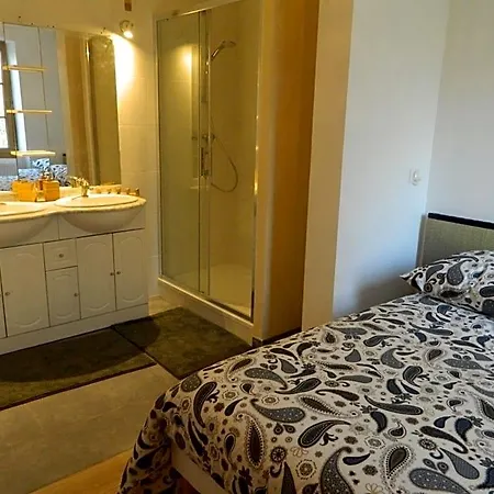De L'ecole Bed & Breakfast 3*
