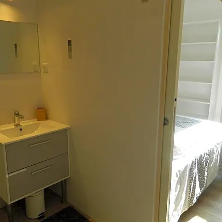 De L'ecole Bed & Breakfast Barby